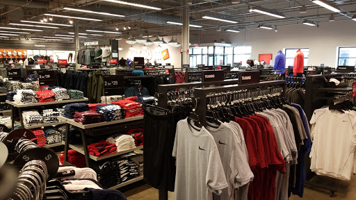 Clothing Store «Nike Factory Store», reviews and photos, 102 The Arches Cir, Deer Park, NY 11729, USA