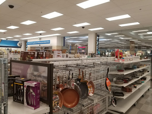 Shopping Mall «Merle Hay Mall», reviews and photos, 3800 Merle Hay Rd, Des Moines, IA 50310, USA