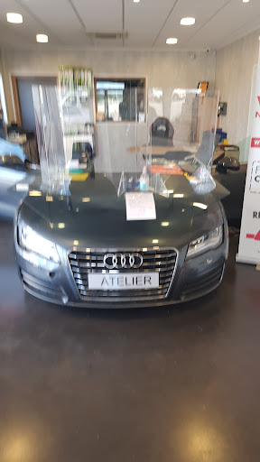 Photo 2 - AUTO CENTRE EUROPE