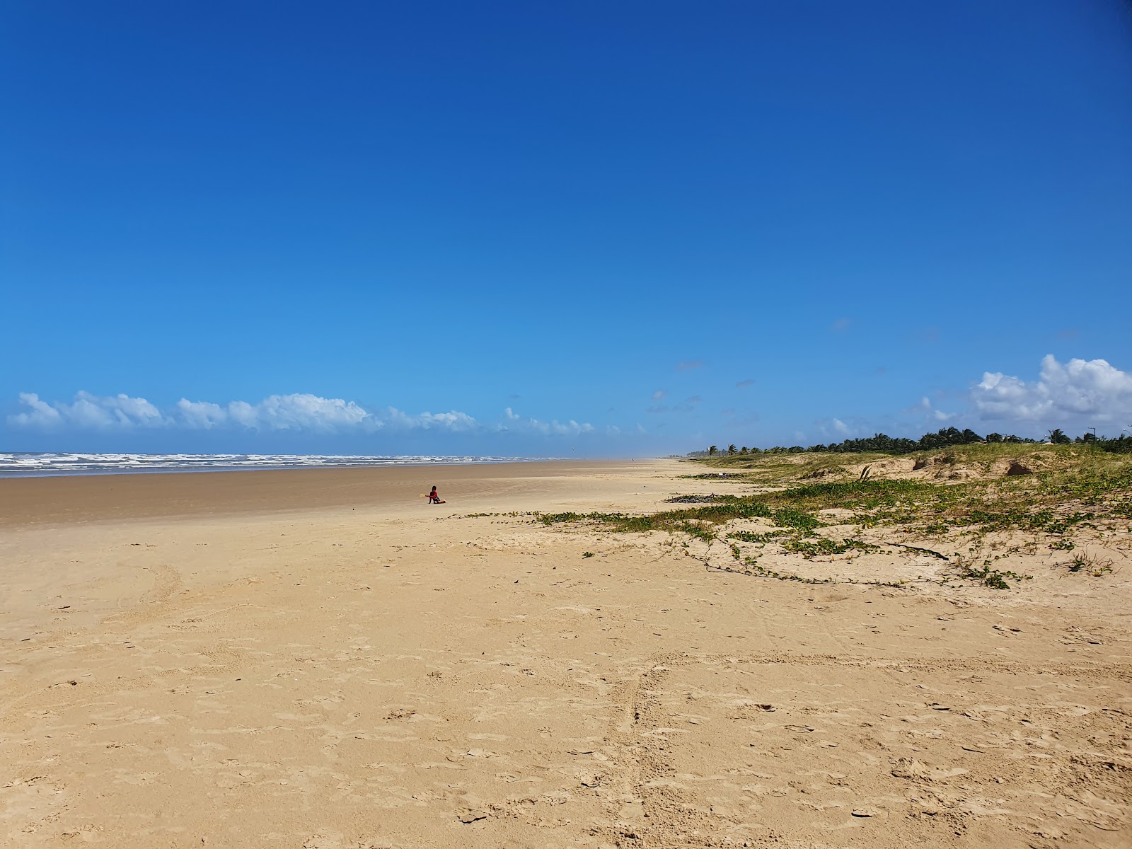 Foto de Praia do Mosqueiro con arena fina beige superficie