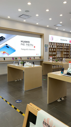 Huawei Experience Store & Service Center Andares