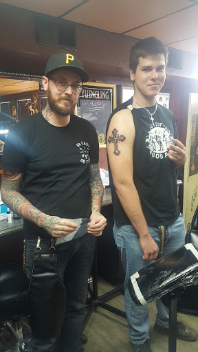 Tattoo Shop «Up In Arms Tattoos and Piercings», reviews and photos, 539 Carnot Rd, Moon, PA 15108, USA