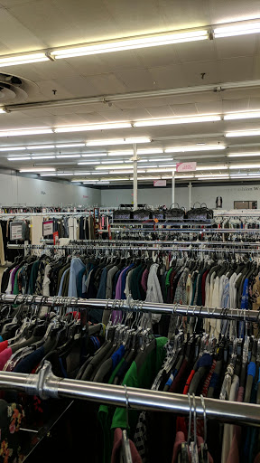 Discount Store «Discount Fashion Warehouse Kettering», reviews and photos, 2836 Wilmington Pike, Kettering, OH 45419, USA