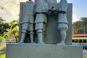 Monumento a Restauração Pernambucana image