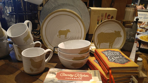 American Restaurant «Cracker Barrel Old Country Store», reviews and photos, 1313 Hilliard Rome Rd E, Columbus, OH 43228, USA