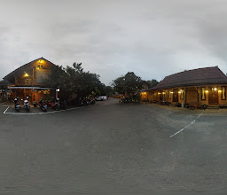 Saung Dolken Resort Hotel Syariah photo