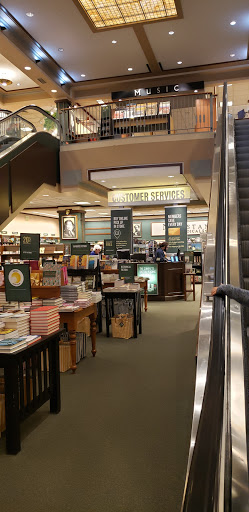 Book Store «Barnes & Noble», reviews and photos, 624 S Green River Rd, Evansville, IN 47715, USA