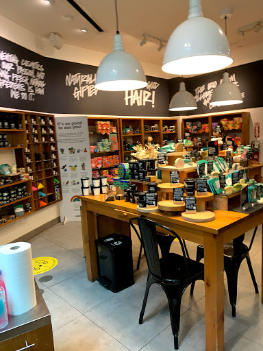 Cosmetics Store «Lush», reviews and photos, 4200 Conroy Rd, Orlando, FL 32839, USA