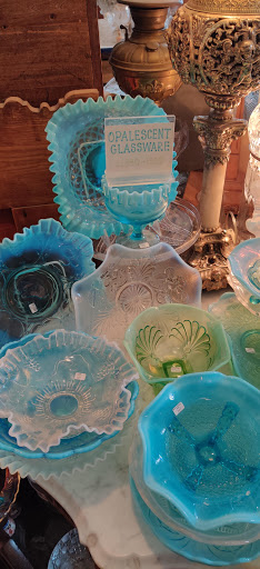 Gift Shop «Silver Quill Antiques & Gifts», reviews and photos, 22813 Van Dyke, Warren, MI 48089, USA