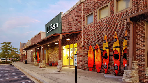 Clothing Store «L.L. Bean», reviews and photos, 100 W Higgins Rd, South Barrington, IL 60010, USA