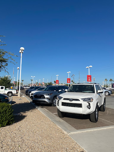 Toyota Dealer «Larry H. Miller Toyota Peoria», reviews and photos, 8633 W Bell Rd, Peoria, AZ 85382, USA