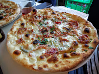 Pizza du Restaurant italien Sbrisolona à Paris - n°13