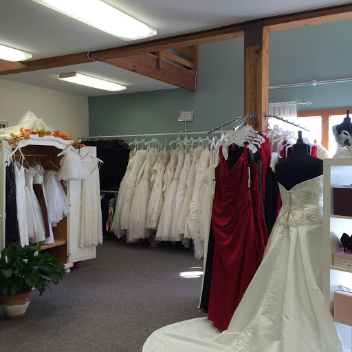 Bridal Shop «A Trace of Lace Bridal Boutique», reviews and photos, 230 N Main St, Rutland, VT 05701, USA