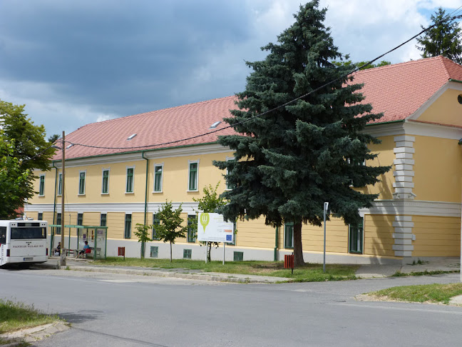 Baranya Megyei SZC II. Béla Technikum és Kollégium (főépület) - Pécsvárad