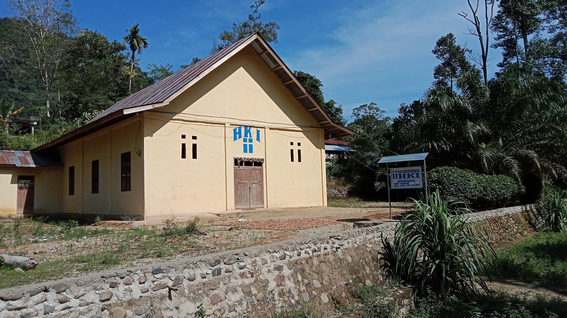 Gambar Gereja Hki Po. Simargarap Resort Torna Ginjang