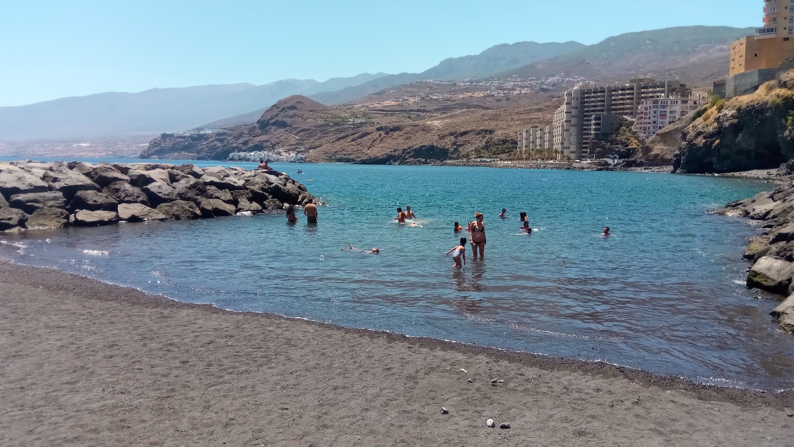 Valokuva Playa de Radazulista. puhtaustasolla korkea