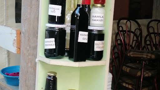 Bayramın Yeri Bizbize Cay Bahcesi