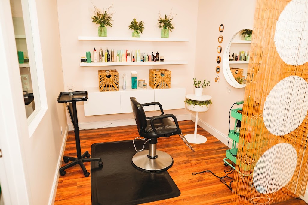 Kelly Wing stylist 61108