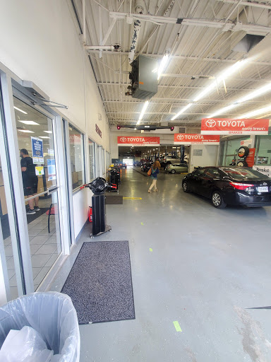 Toyota Dealer «Brown Toyota», reviews and photos, 1357 Richmond Rd, Charlottesville, VA 22911, USA