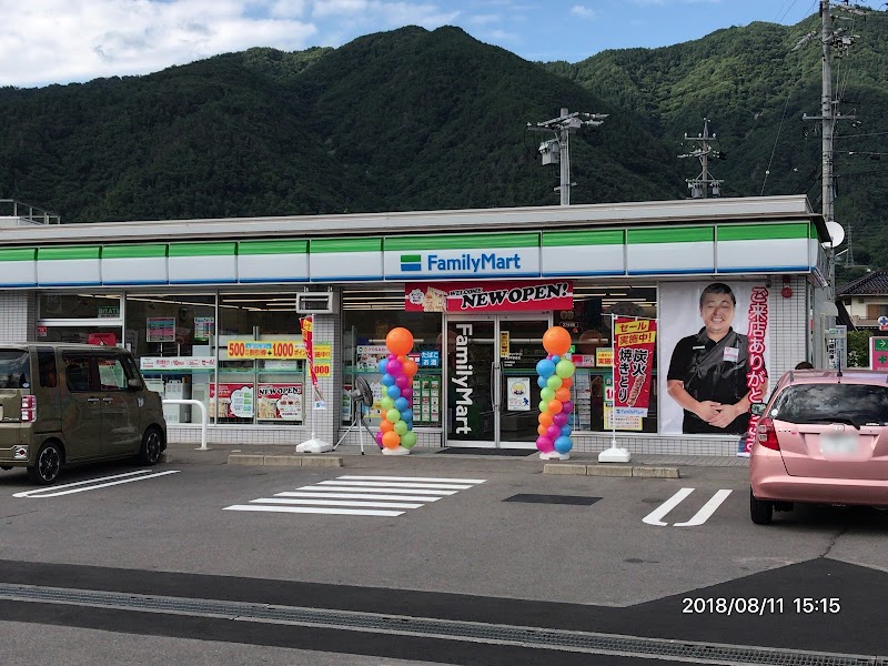 ファミリーマート 上田常磐城店