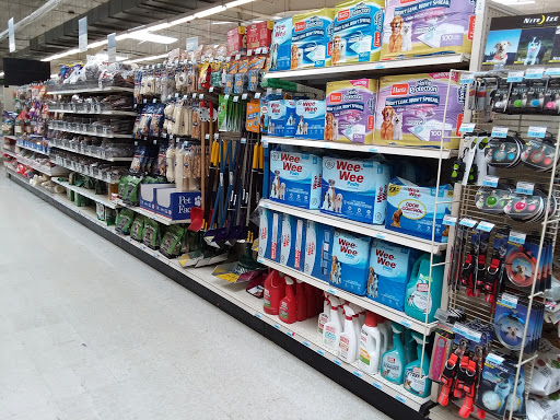 Pet Supply Store «Mounds Pet Food Warehouse», reviews and photos, 2110 S Stoughton Rd, Madison, WI 53716, USA