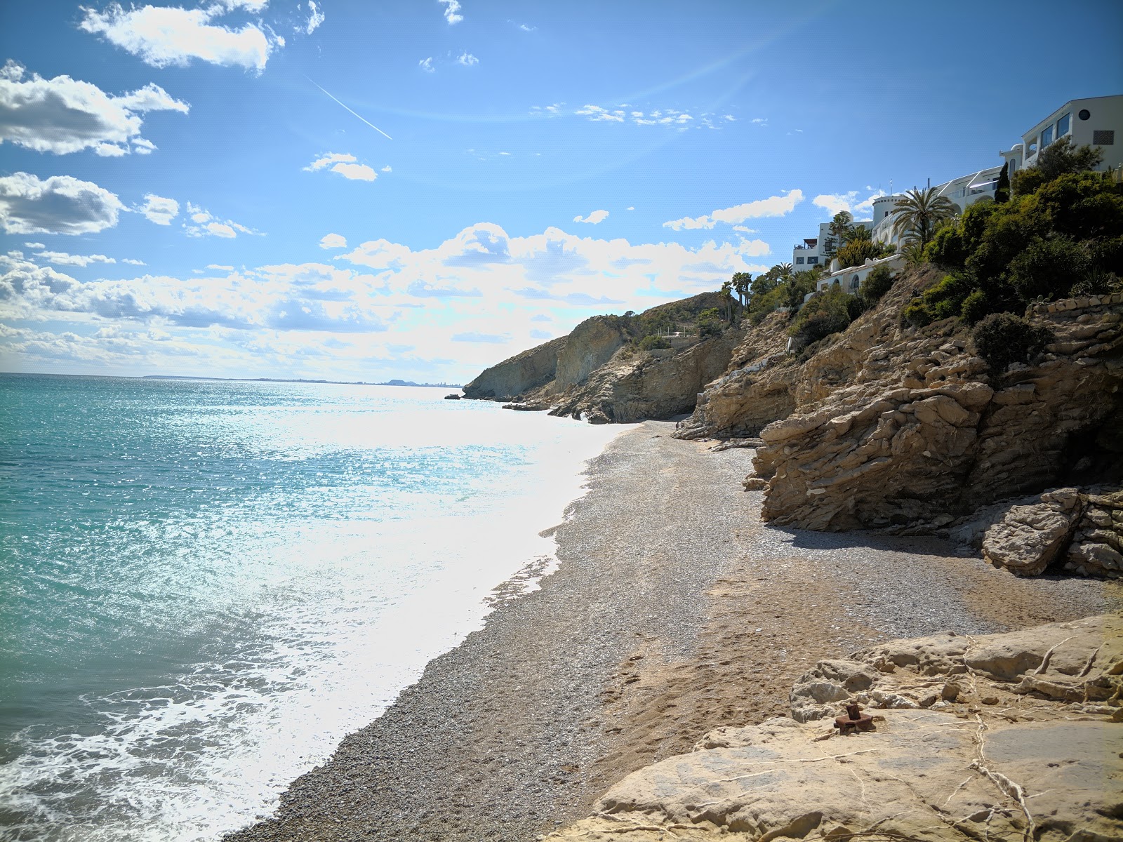 Photo de Playa el Asparallo avec l'eau cristalline de surface