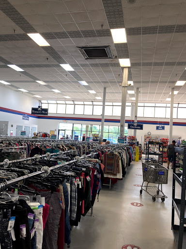 Thrift Store «Goodwill Industries of Greater Cleveland & East Central Ohio», reviews and photos, 14690 Snow Rd, Brook Park, OH 44142, USA