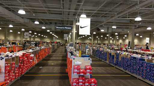 Shoe Store «DSW Designer Shoe Warehouse», reviews and photos, 344 Providence Hwy, Dedham, MA 02026, USA