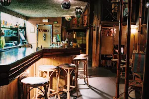 Kahiki, bar, pub, cocteleria, de moda en barcelona image
