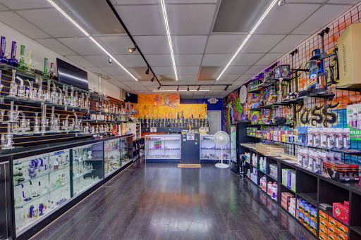 Tobacco Shop «Puff Puff Pass Smoke Shop», reviews and photos, 125 W Sunrise Blvd, Fort Lauderdale, FL 33311, USA