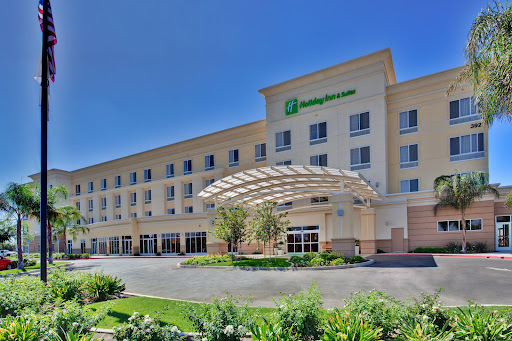 Holiday Inn & Suites Bakersfield, an IHG Hotel