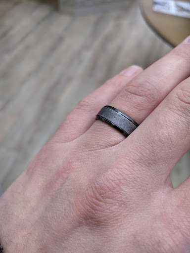 Jewelry Store «Lasker Jewelers Eau Claire, WI», reviews and photos, 3705 S Oakwood Mall Dr, Eau Claire, WI 54701, USA