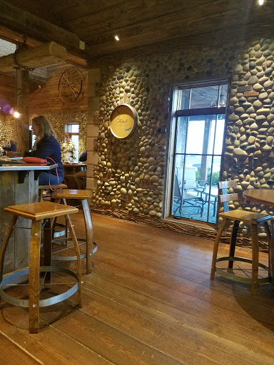 Winery «2 Hawk Vineyard & Winery», reviews and photos, 2335 N Phoenix Rd, Medford, OR 97504, USA