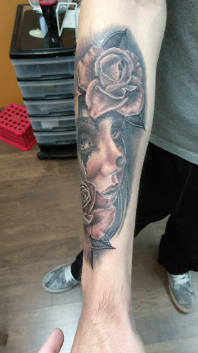 Tattoo Shop «Art & Soul Tattoo», reviews and photos, 6021 S Westnedge Ave, Portage, MI 49002, USA