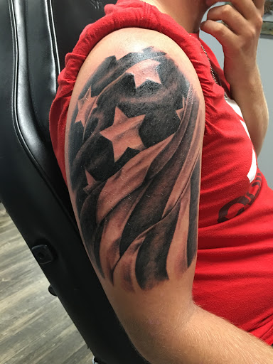 Tattoo Shop «Cherokee Creek Tattoo», reviews and photos, 32449 Ford Rd, Garden City, MI 48135, USA