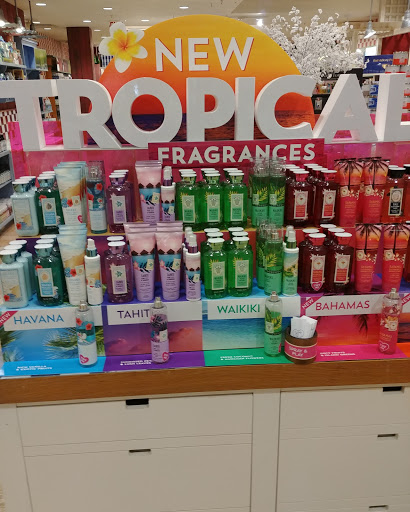 Beauty Supply Store «Bath & Body Works», reviews and photos, 6036 Sunrise Mall Rd, Citrus Heights, CA 95610, USA