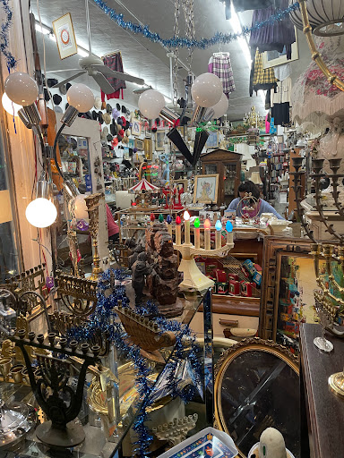 Thrift Store «Helping Hand Thrift Shop», reviews and photos, 1033 S Fairfax Ave, Los Angeles, CA 90019, USA