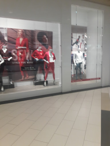 Clothing Store «Express», reviews and photos, 1000 Palisades Center Dr, West Nyack, NY 10994, USA