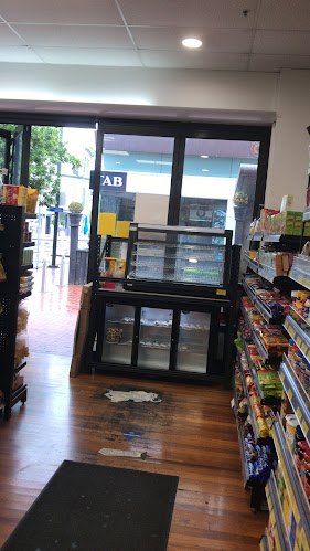 Reviews of OM's Grocery Mart & Lotto in Auckland - Supermarket
