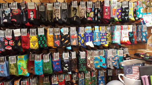 Gift Shop «Quilts Unlimited/ J. Fenton Gifts», reviews and photos, 118 E Main St, Charlottesville, VA 22902, USA