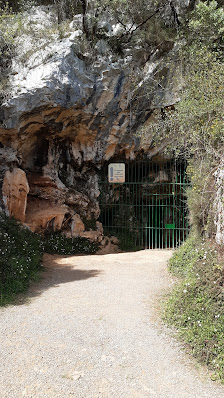 Cuevas del monte Castillo Diseminado Puente Viesgo, 31, 39670 Puente Viesgo, Cantabria, España