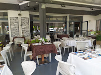 Atmosphère du Restaurant de fruits de mer La Poissonnerie du Cap à Cap d'Agde - n°4