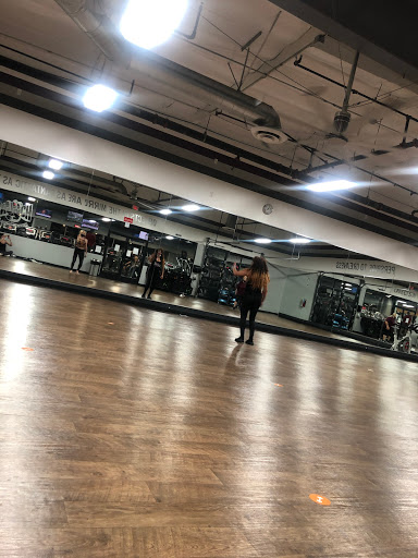 Health Club «Crunch - Huntington Beach», reviews and photos, 5894 Edinger Ave, Huntington Beach, CA 92649, USA