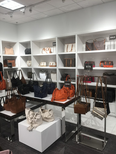 Fashion Accessories Store «Michael Kors», reviews and photos, 80 Premium Outlets Blvd Suite 323, Merrimack, NH 03054, USA