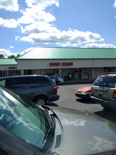FAMILY DOLLAR, 200 W Camden Ave, Moorestown, NJ 08057, USA, 