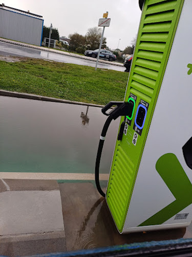 Borne de recharge de véhicules électriques Allego Station de recharge Carentan-les-Marais