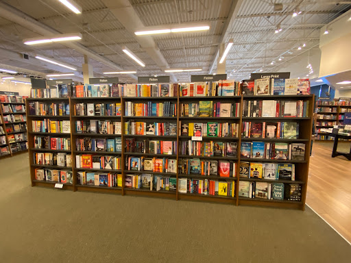 Book Store «Barnes & Noble Booksellers Fredericksburg/ Central Park», reviews and photos, 1220 Carl D. Silver Parkway, Fredericksburg, VA 22401, USA