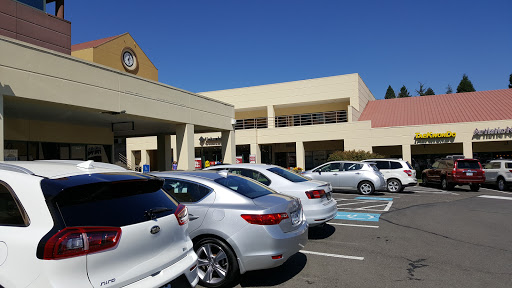 Grocery Store «New Seasons Market Mountain Park», reviews and photos, 3 Monroe Pkwy, Lake Oswego, OR 97035, USA