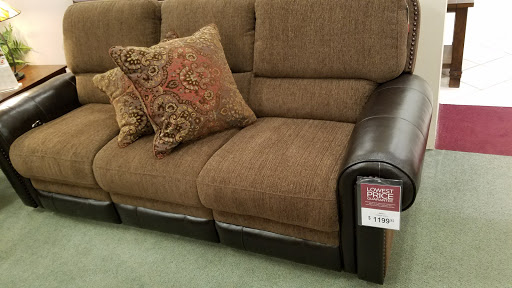 Furniture Store «Raymour & Flanigan Furniture and Mattress Store», reviews and photos, 9 Cabot Blvd E, Langhorne, PA 19047, USA