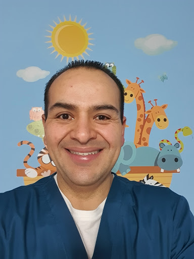 Dr. Víctor Antonio Monroy Colín - Infectólogo Pediatra